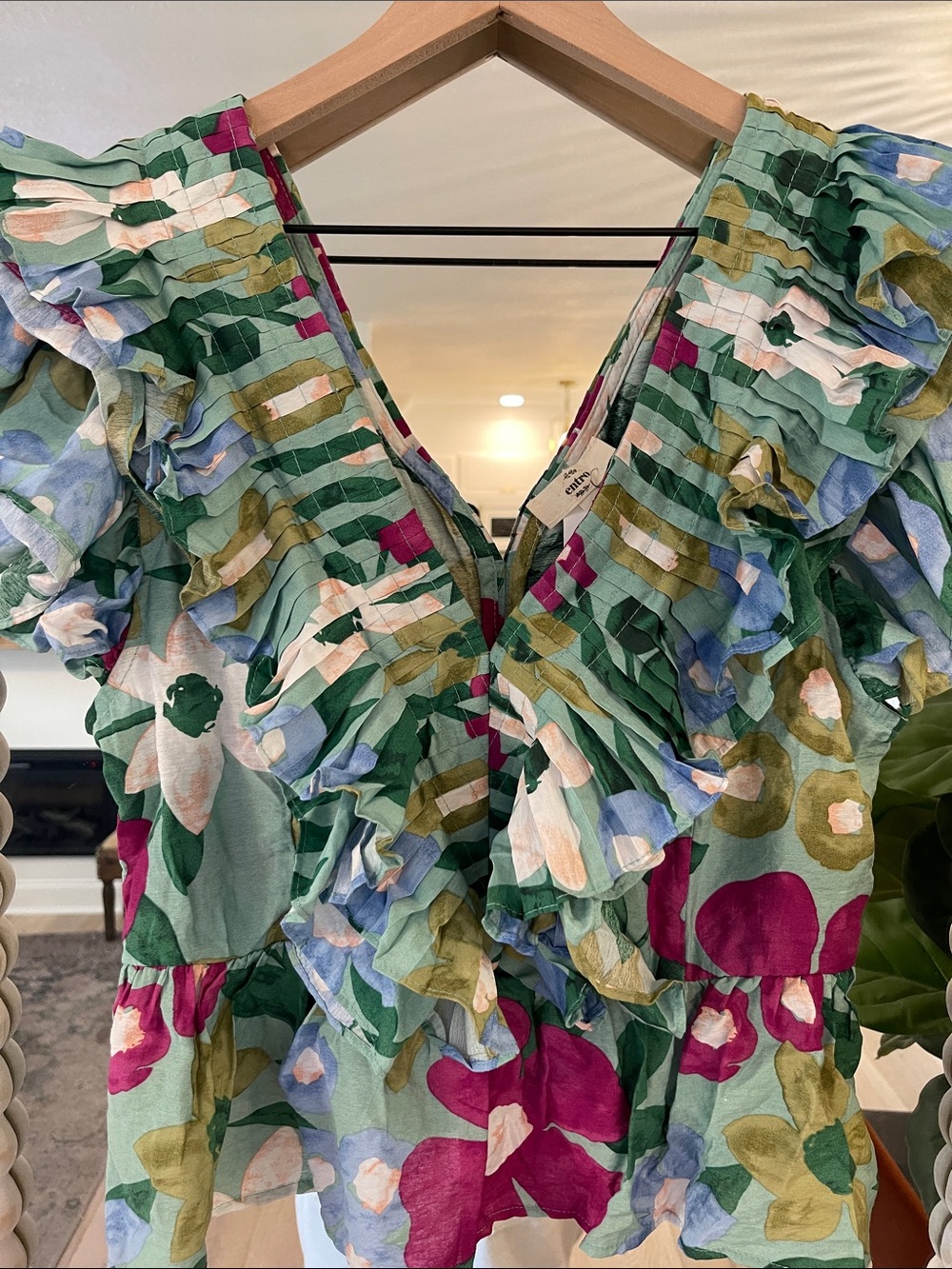 entro Multicolor Floral Top in Mint, Olive & Fuchsia NWT